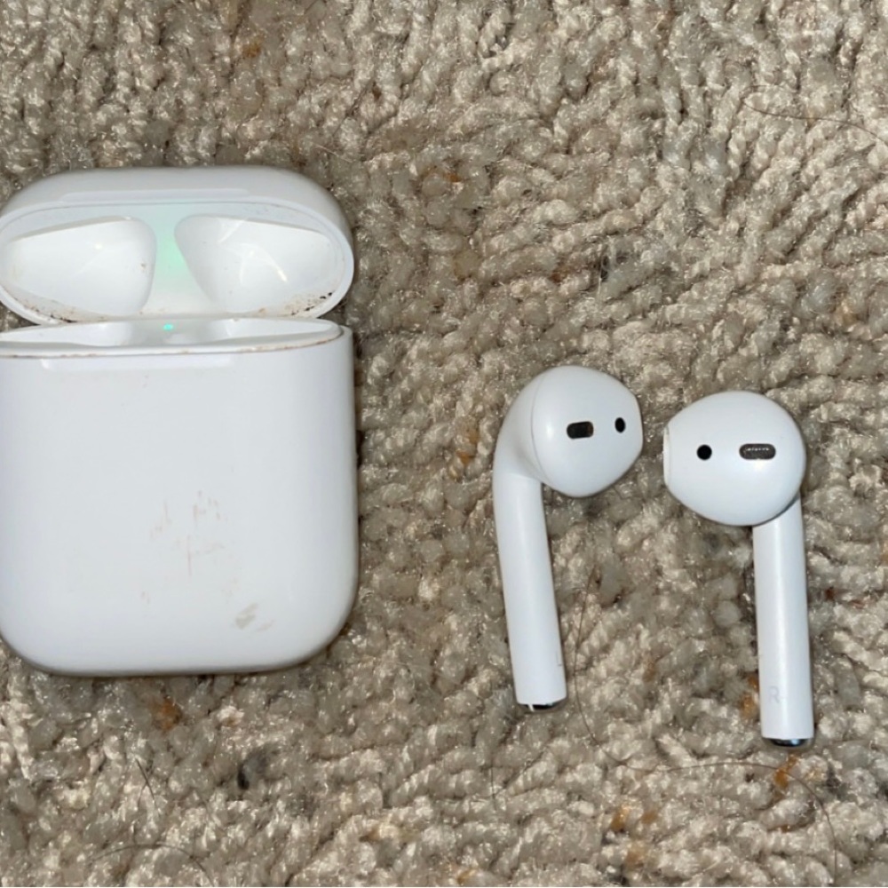 Apple AirPods Gen 1